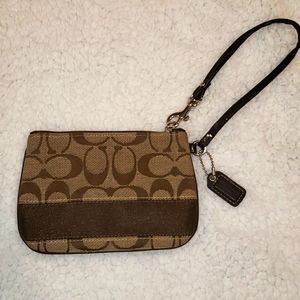 Wristlet